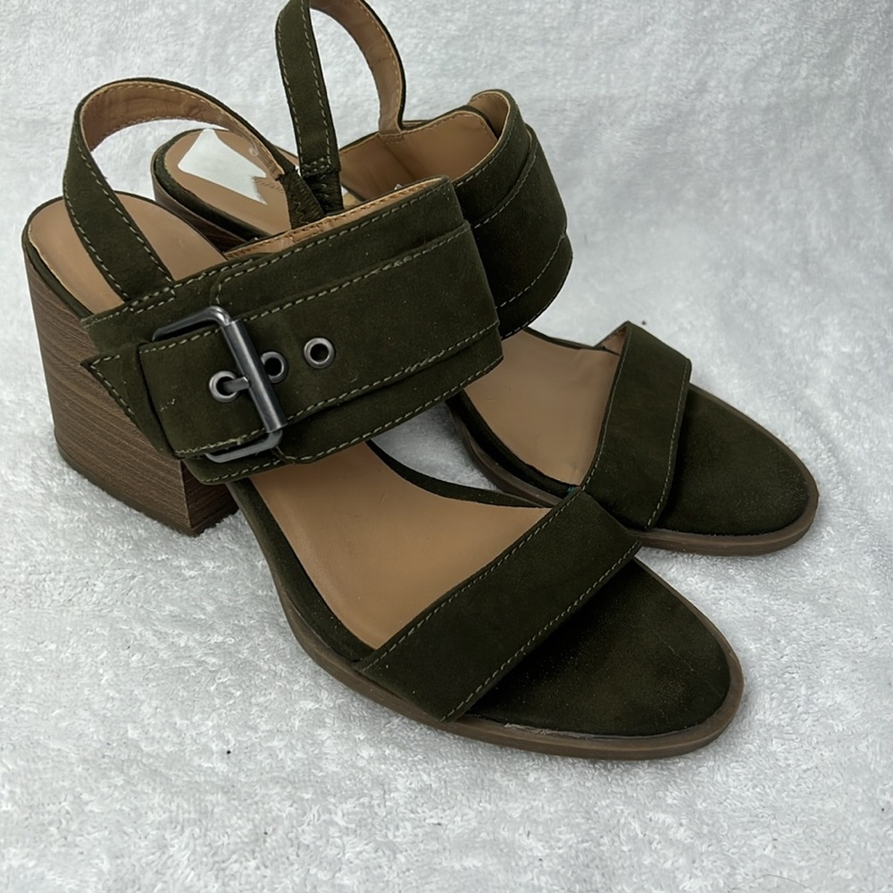 Universal threads ,Olive Green Suede Women's Sandals
